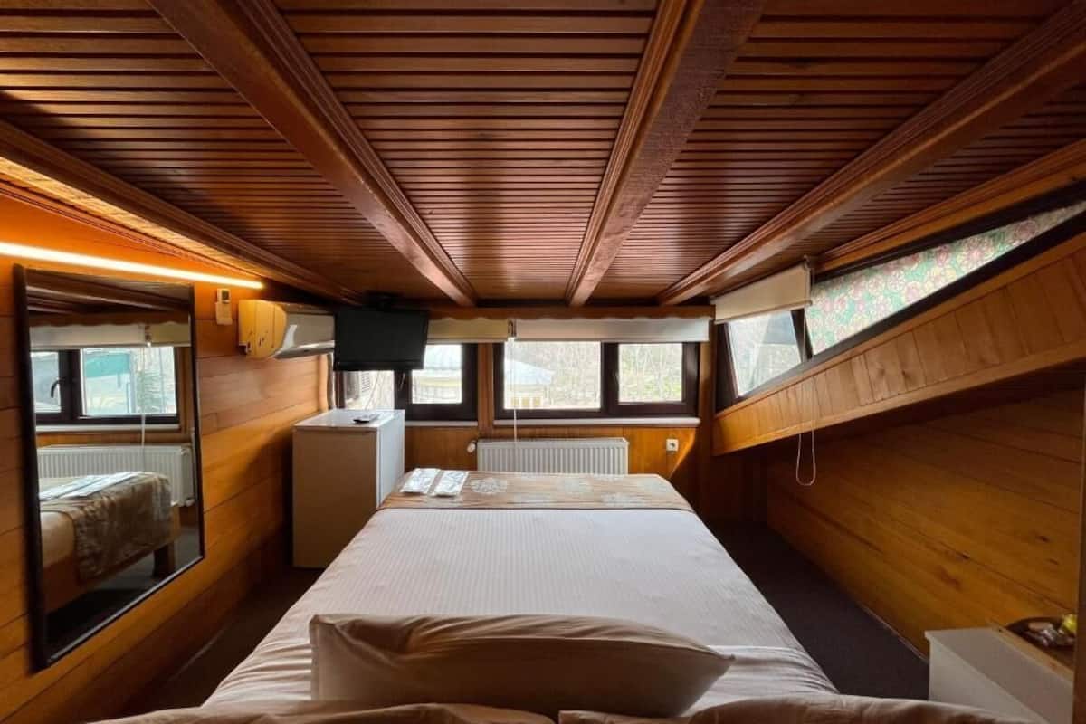 Junior Double Room | 2 bedrooms, premium bedding, minibar, laptop workspace