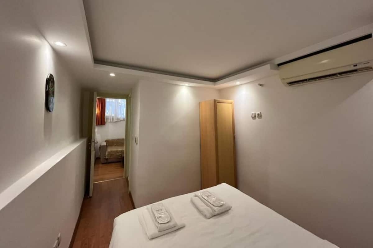Basic Double Room | 2 bedrooms, premium bedding, minibar, laptop workspace