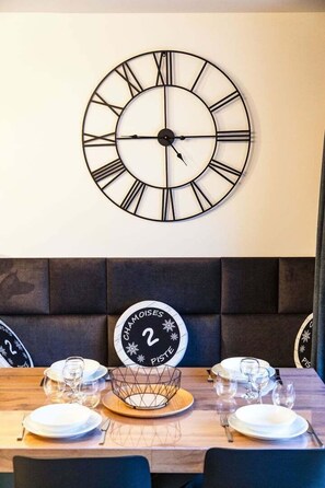 Dining - CARMINE A201 |Central & Close to the slopes (Les Gets)