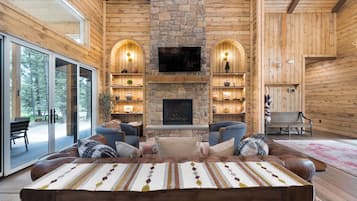 Una Smart TV, una chimenea