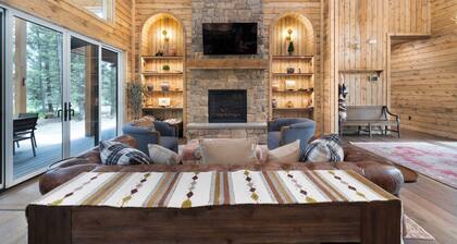 New Luxury Yellowstone House: 6 Acres, Private Decks, Chef’s Kitchen, Heat & AC