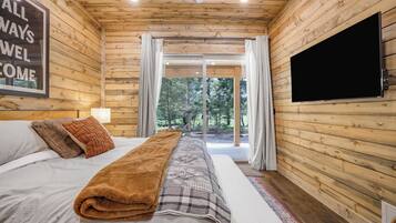 5 bedrooms, iron/ironing board, travel crib, free WiFi
