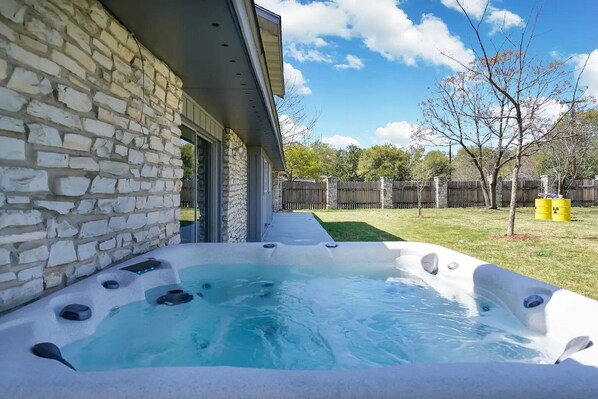 Bain à remous extérieur