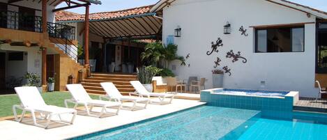 Fachada da propriedade