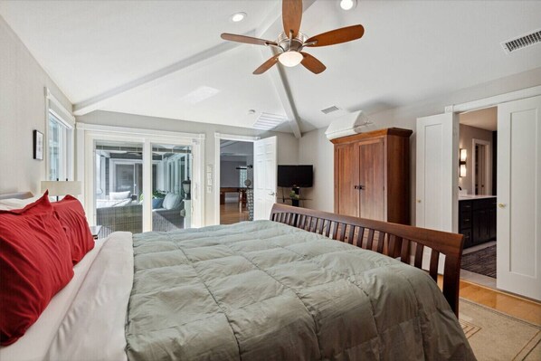 3 bedrooms, desk, iron/ironing board, WiFi