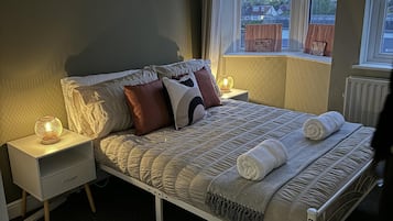 Apartment | 2 bedrooms, free WiFi, bed sheets