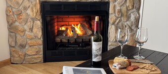 Villa @ Snowshoe King,Hot Tub,Fireplace!