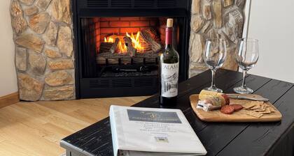 Villa @ Snowshoe King,Hot Tub,Fireplace!