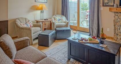 Villa @ Snowshoe-King,PrivateHot Tub,Fireplace!