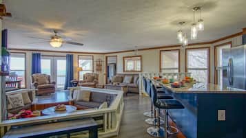 TV connectée, cheminée, baby-foot