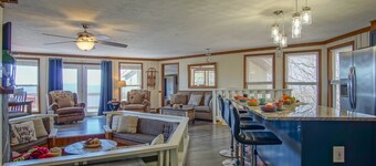 Chalet @ Snowshoe,Kings,Hot Tub,Western Views!