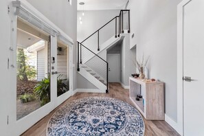 Interior - Spacious retreat just minutes from the beach with a stunning pool and game rooms (Jacksonville Beach)