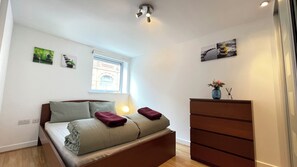 1 chambre, fer et planche à repasser, Wi-Fi, draps fournis