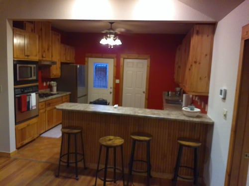 Charming Lodge in Poth, TX