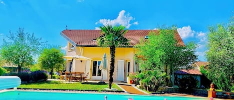 Piscine extérieure