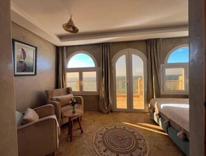 1 bedroom, bed sheets