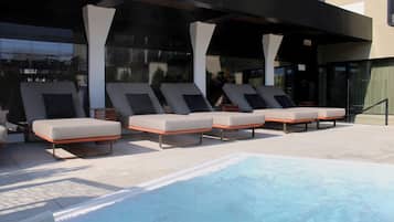 Ruang perawatan pasangan, sauna, hot tub, dan ruang uap