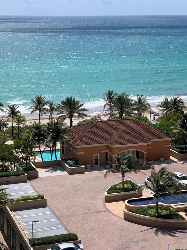 Exterior - Fully renovated beach front Condo for rent. (Hallandale Beach)