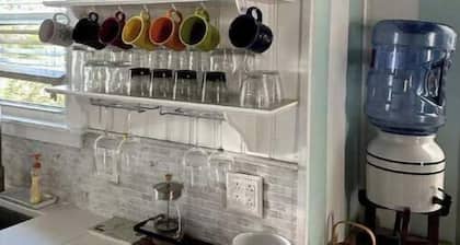 One Fine Cottage Located within walking of downtown White Sulphur Springs