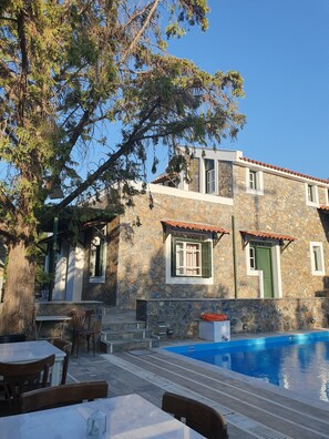 บริเวณภายนอก