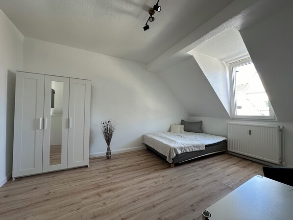 1 bedroom, WiFi, bed sheets