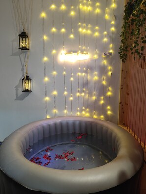 Interior - 1.proche Plage, Sobre, Simple (Marsa Ben M'Hidi)