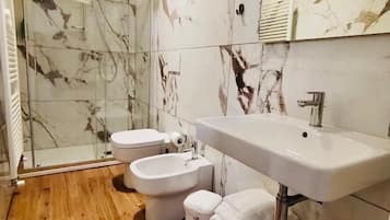 Haartrockner, Handtücher