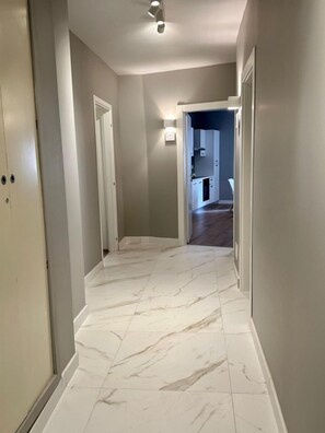 Interior - Two-room 11 HHAT (ASTI)