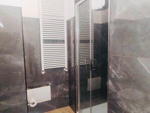 Hair dryer, towels - ONE-ROOM APARTMENT 14 HHAT (ASTI)