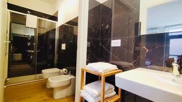 Haartrockner, Handtücher