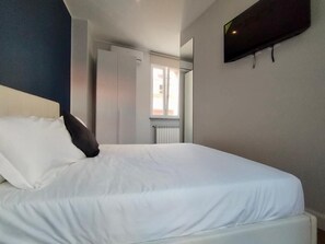 1 bedroom, bed sheets - Junior suite appartment 25 (ASTI)