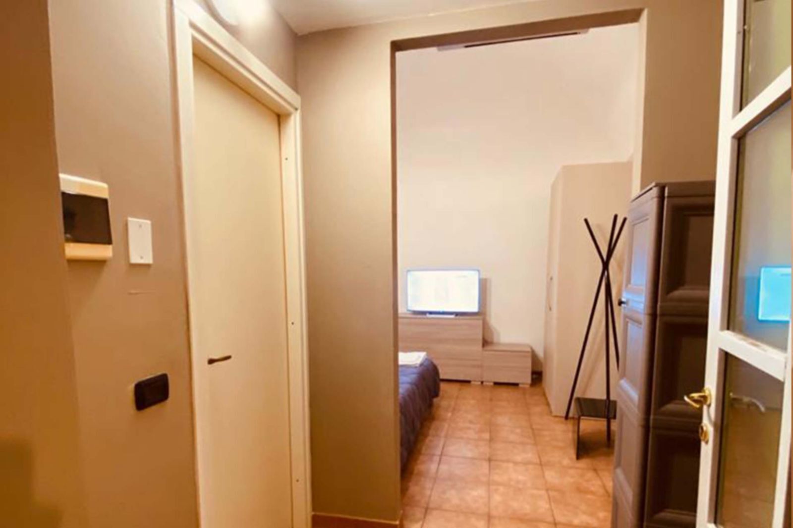 1 camera, Wi-Fi, lenzuola