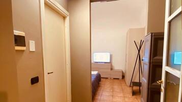 1 camera, Wi-Fi, lenzuola