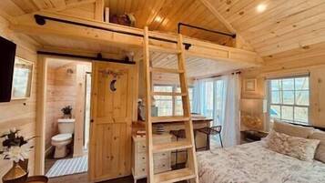 2 habitaciones, tabla de planchar con plancha y ropa de cama