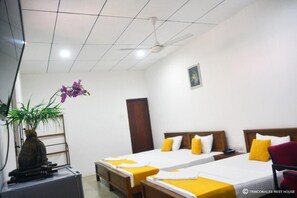 Insonorización, tabla de planchar con plancha y wifi gratis 