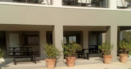 Pool-bbq-3br-2baths-parking-safe-family-friendly