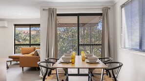 Dining - NorthStar 2, perfectly situated in the heart of Jindabyne (Jindabyne)