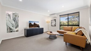 Smart TV - NorthStar 2, perfectly situated in the heart of Jindabyne (Jindabyne)
