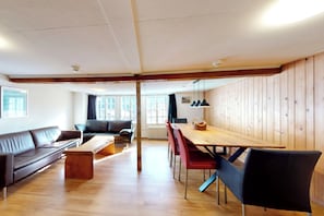 Apartment 2 | In-room dining - Gadmen Alpenrose Switzerland (Innertkirchen)