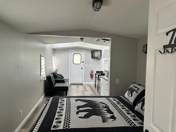 1 soverom, wi-fi (inkludert) og sengetøy