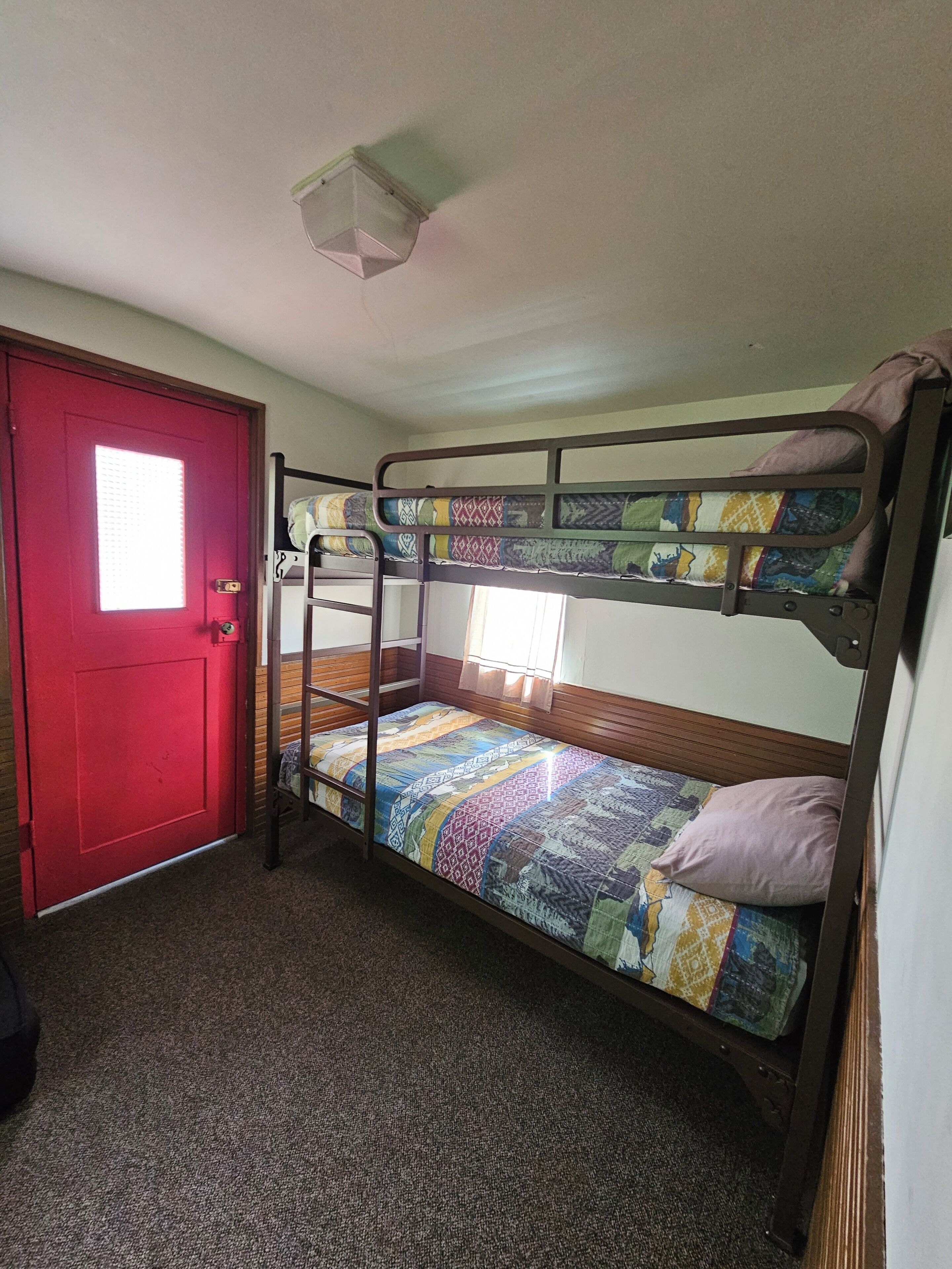 2 bedrooms, bed sheets