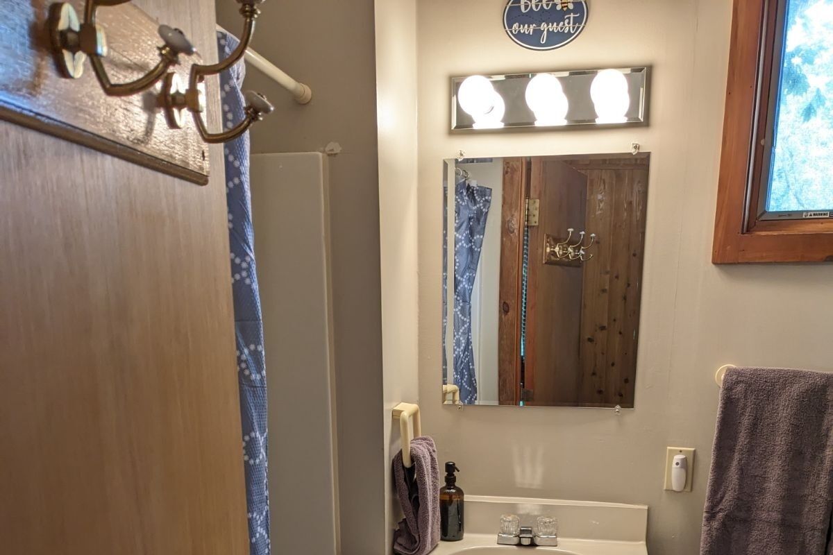 Shower, towels