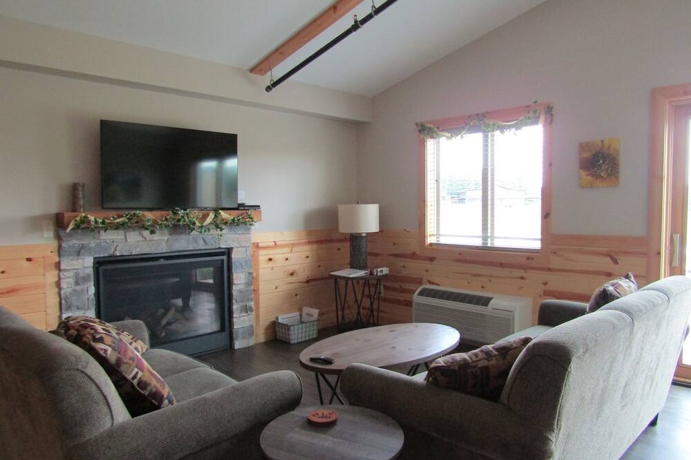 Bielfeldt Legacy Cabin 6