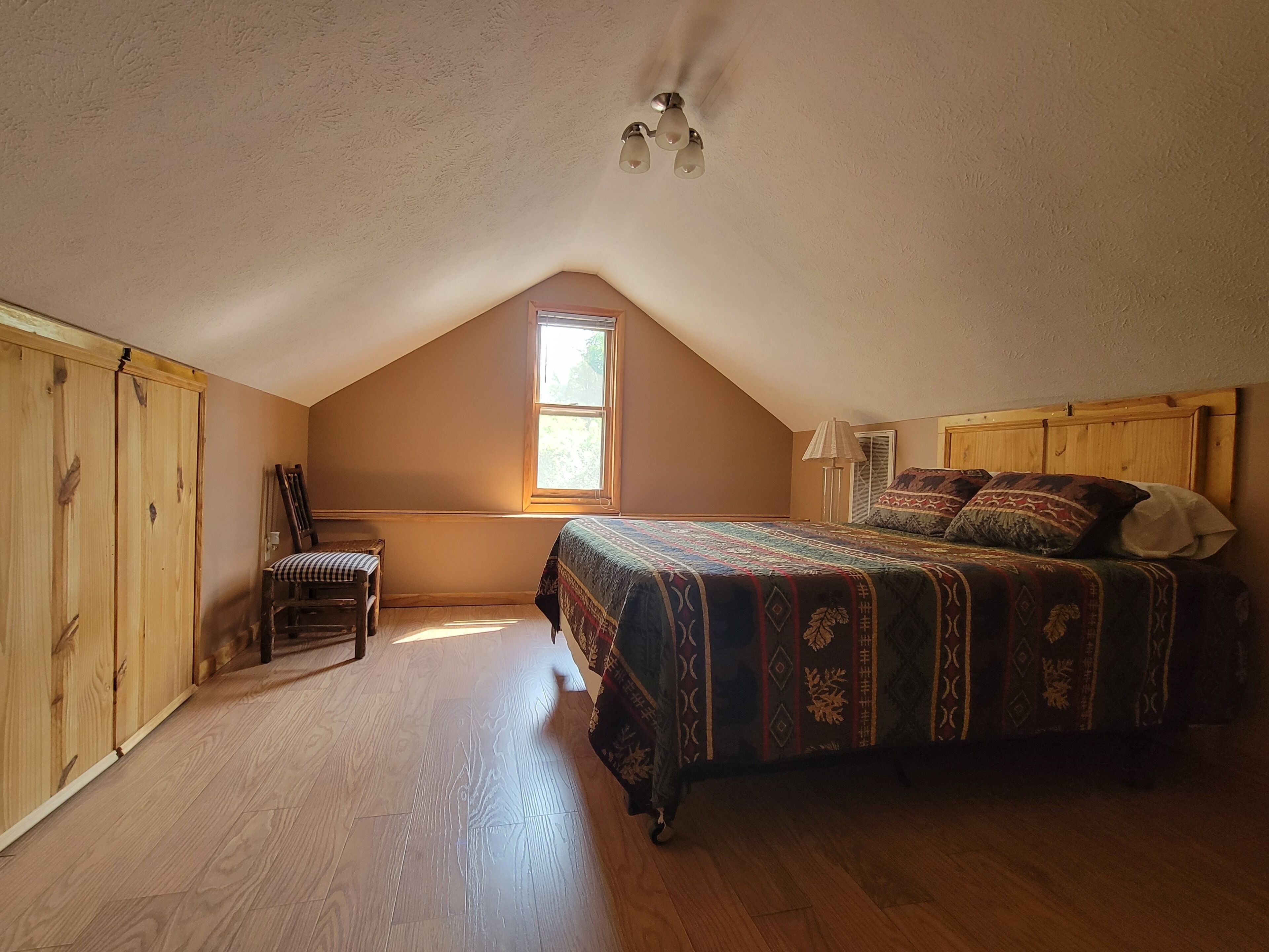 2 bedrooms, bed sheets