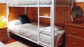 1 camera, una cassaforte in camera, ferro/asse da stiro, Wi-Fi gratuito