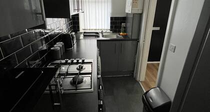 City Escape - Charming 2-bed House