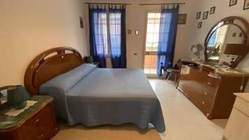 1 camera, una scrivania, Wi-Fi gratuito, lenzuola