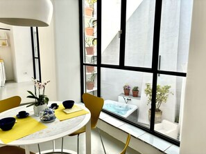 Dining - Comfortable apartment in Villa in the historic center. (Anacapri)