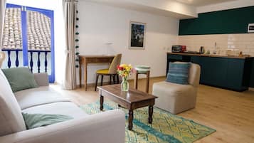 Apartemen (302) | Area keluarga | Smart TV