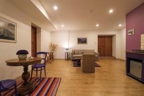 Appartement (304) | Coin séjour | TV connectée